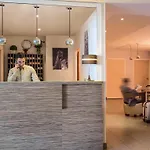 图尔阿德吉奥阿克瑟斯公寓式酒店 3*